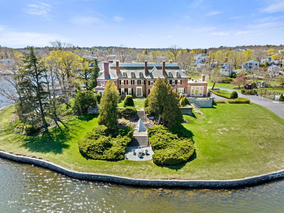 A Historic Home in Cohasset